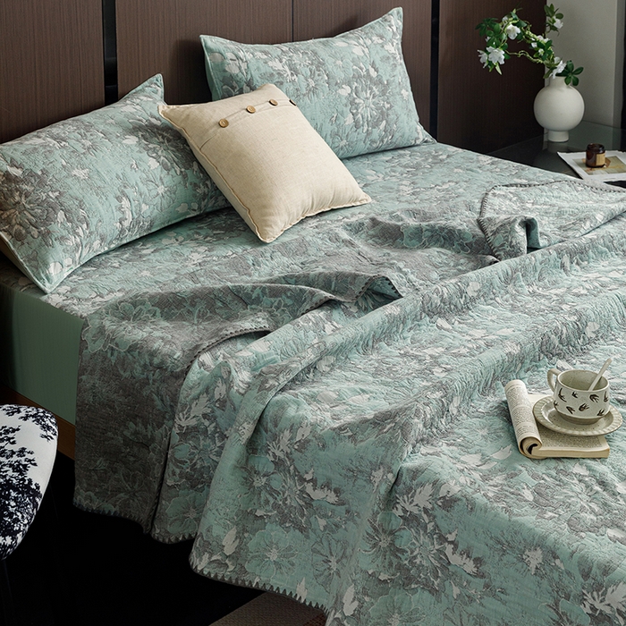 91家纺网 家纺一手货源 找家纺 悦然毛巾被 2026新款全棉三层纱A类多功能毛巾被休闲毯夏被床盖床单 浅夏微风