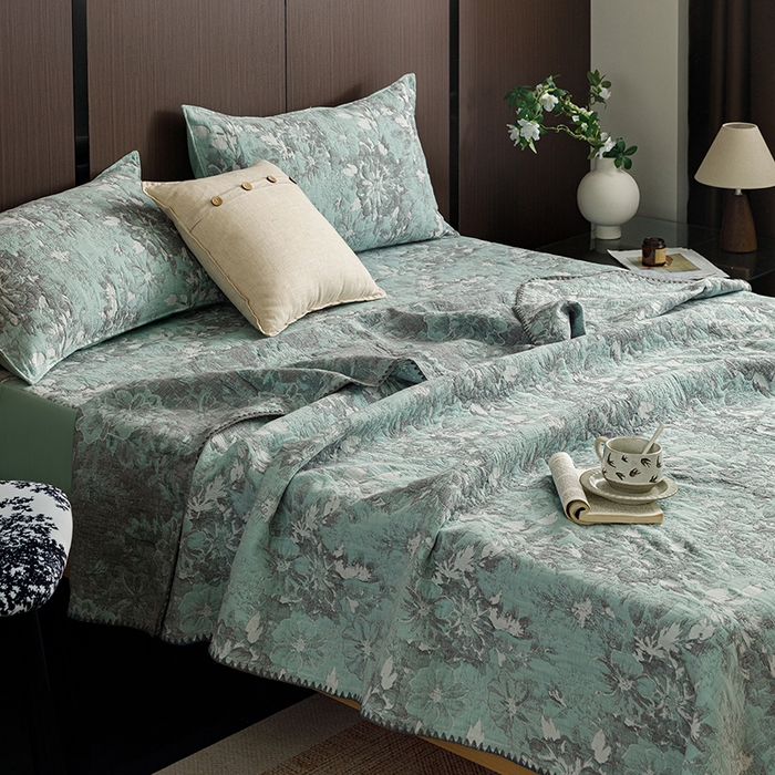 91家纺网 家纺一手货源 找家纺 悦然毛巾被 2026新款全棉三层纱A类多功能毛巾被休闲毯夏被床盖床单 浅夏微风