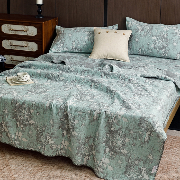 91家纺网 家纺一手货源 找家纺 悦然毛巾被 2026新款全棉三层纱A类多功能毛巾被休闲毯夏被床盖床单 浅夏微风