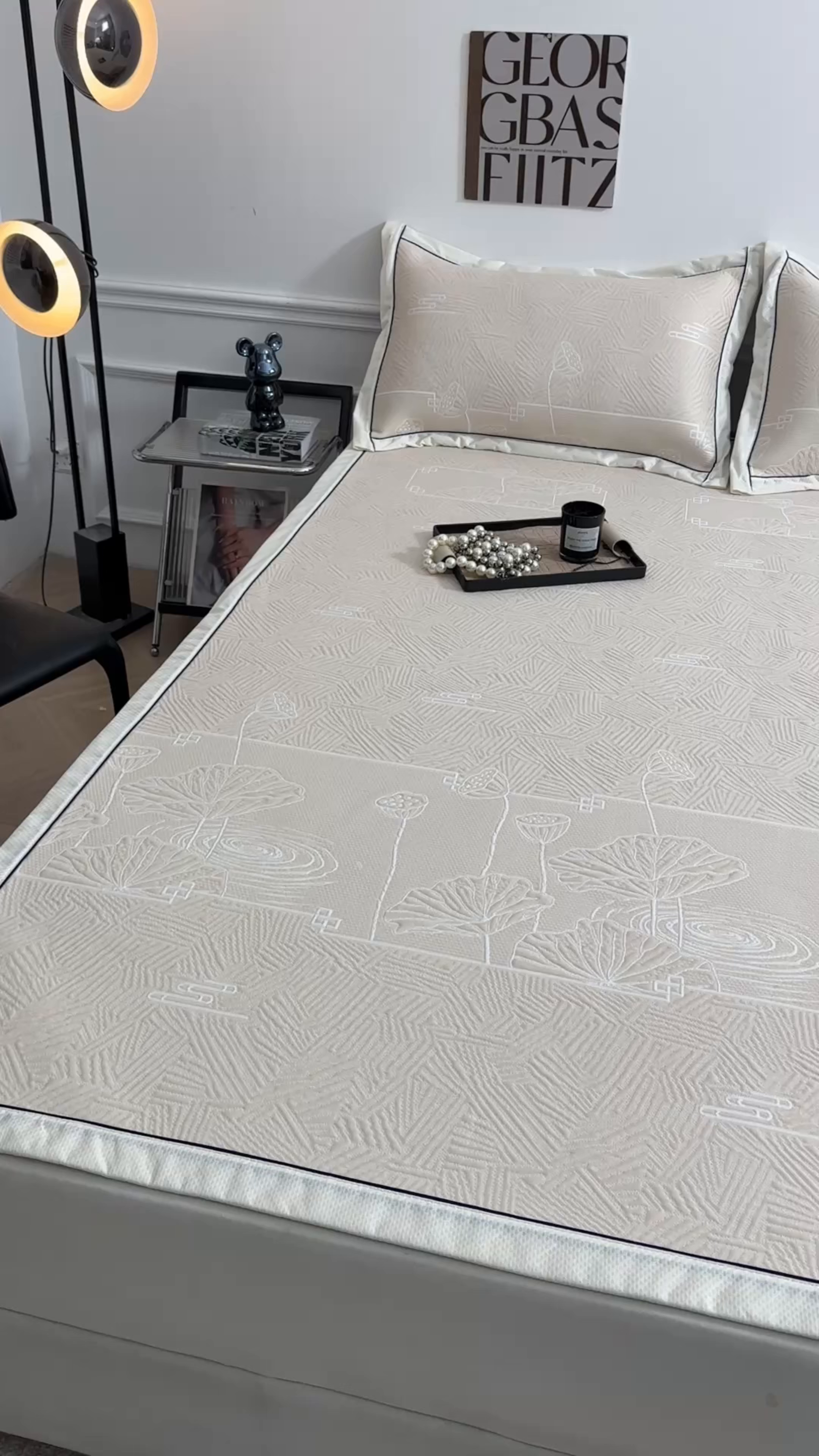 91家纺网 家纺一手货源 找家纺 绒艺席业 2026年新款立体浮雕工艺正宗凉感豆豆席凉席席子-平铺款 豆豆荷塘月色-米色