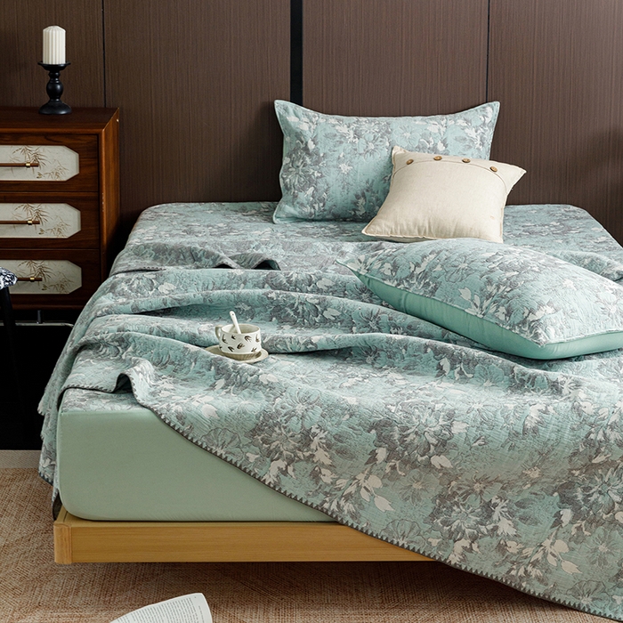 91家纺网 家纺一手货源 找家纺 悦然毛巾被 2026新款全棉三层纱A类多功能毛巾被休闲毯夏被床盖床单 浅夏微风