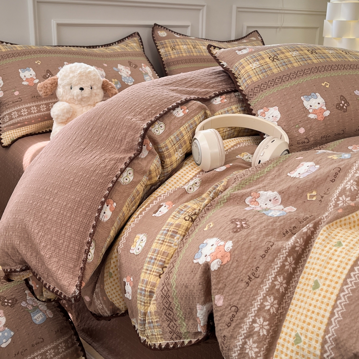 91家纺网 家纺一手货源 找家纺 慕澄家纺 2026新款小清新印花泡芙纱贝壳边四件套 椰棕猫软糖