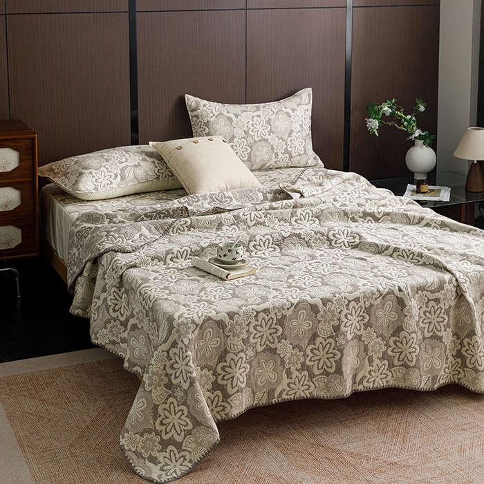 91家纺网 家纺一手货源 找家纺 悦然毛巾被 2026新款全棉三层纱A类多功能毛巾被休闲毯夏被床盖床单 青柠花事