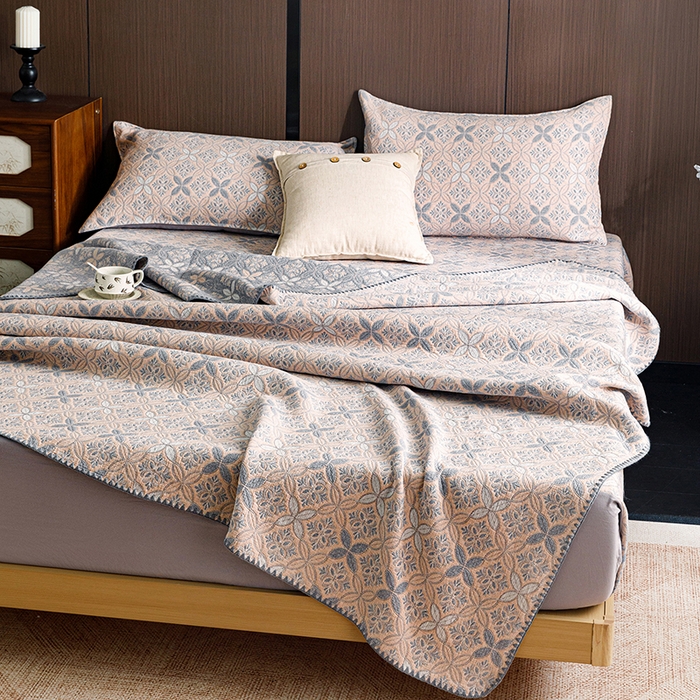 91家纺网 家纺一手货源 找家纺 悦然毛巾被 2026新款全棉三层纱A类多功能毛巾被休闲毯夏被床盖床单 轻氧生活