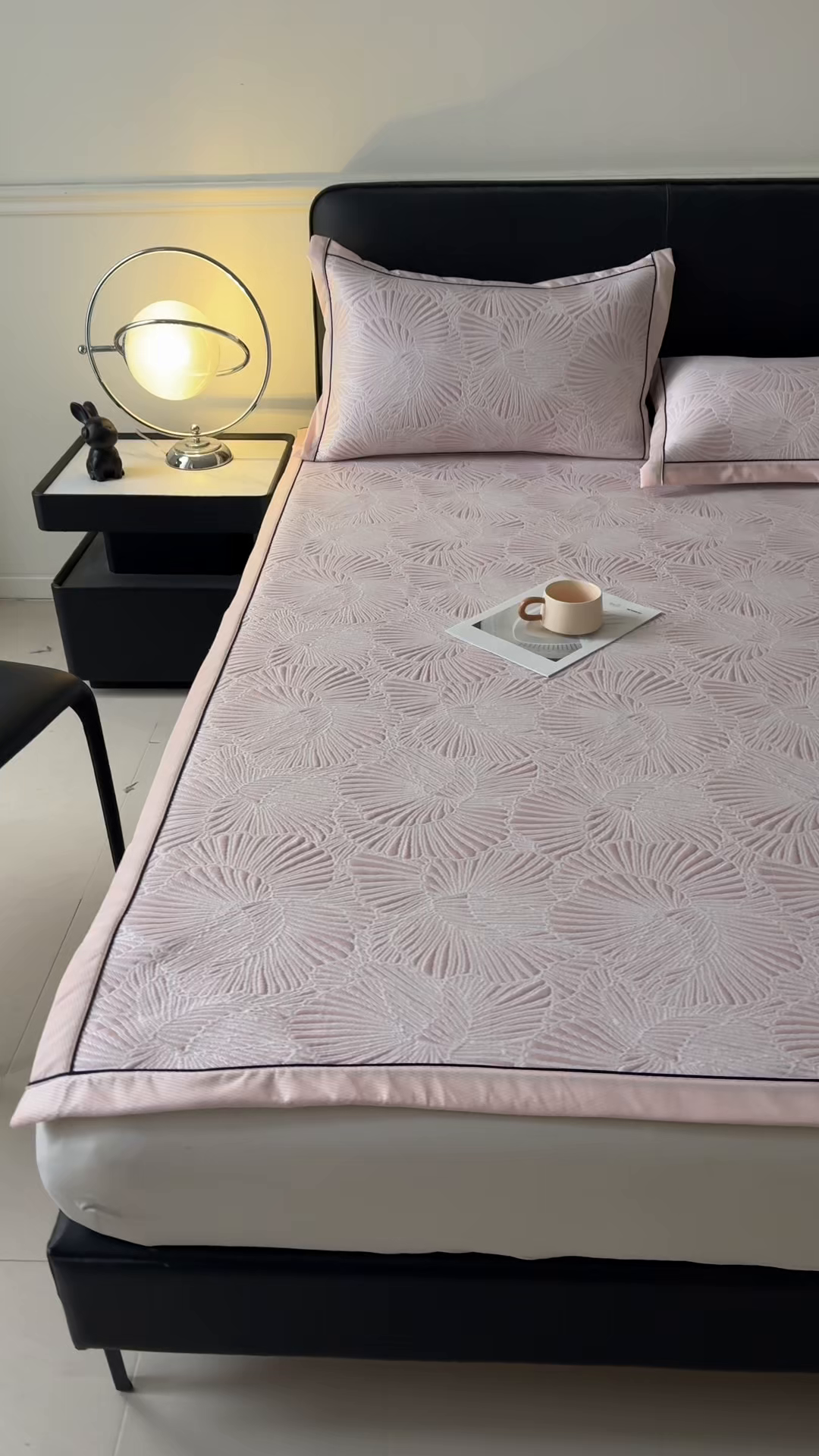 91家纺网 家纺一手货源 找家纺 绒艺席业 2026年新款立体浮雕工艺正宗凉感豆豆席凉席席子-平铺款 豆豆银杏叶-粉色