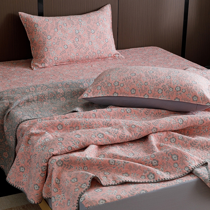 91家纺网 家纺一手货源 找家纺 悦然毛巾被 2026新款全棉三层纱A类多功能毛巾被休闲毯夏被床盖床单 软雾轻眠