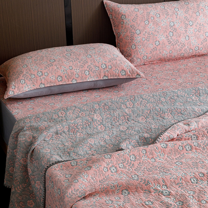 91家纺网 家纺一手货源 找家纺 悦然毛巾被 2026新款全棉三层纱A类多功能毛巾被休闲毯夏被床盖床单 软雾轻眠