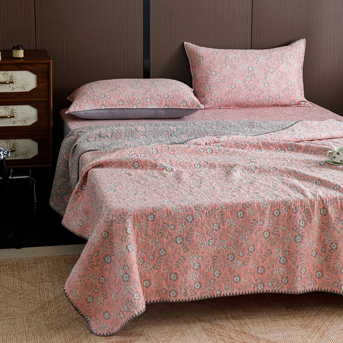 91家纺网 家纺一手货源 找家纺 悦然毛巾被 2026新款全棉三层纱A类多功能毛巾被休闲毯夏被床盖床单 软雾轻眠