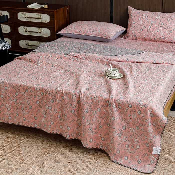 91家纺网 家纺一手货源 找家纺 悦然毛巾被 2026新款全棉三层纱A类多功能毛巾被休闲毯夏被床盖床单 软雾轻眠