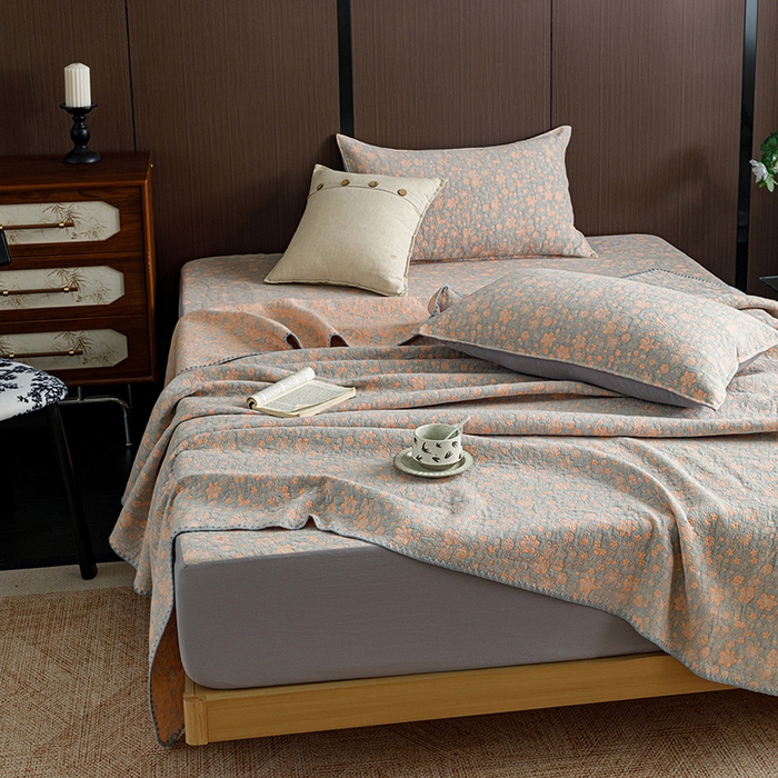 91家纺网 家纺一手货源 找家纺 悦然毛巾被 2026新款全棉三层纱A类多功能毛巾被休闲毯夏被床盖床单 森系呼吸