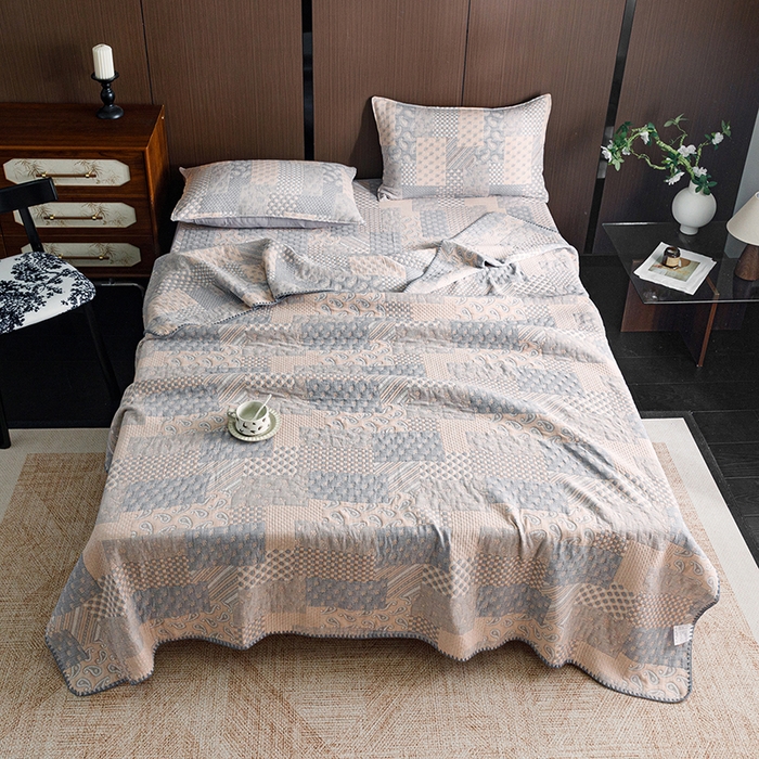 91家纺网 家纺一手货源 找家纺 悦然毛巾被 2026新款全棉三层纱A类多功能毛巾被休闲毯夏被床盖床单 拾光旧梦