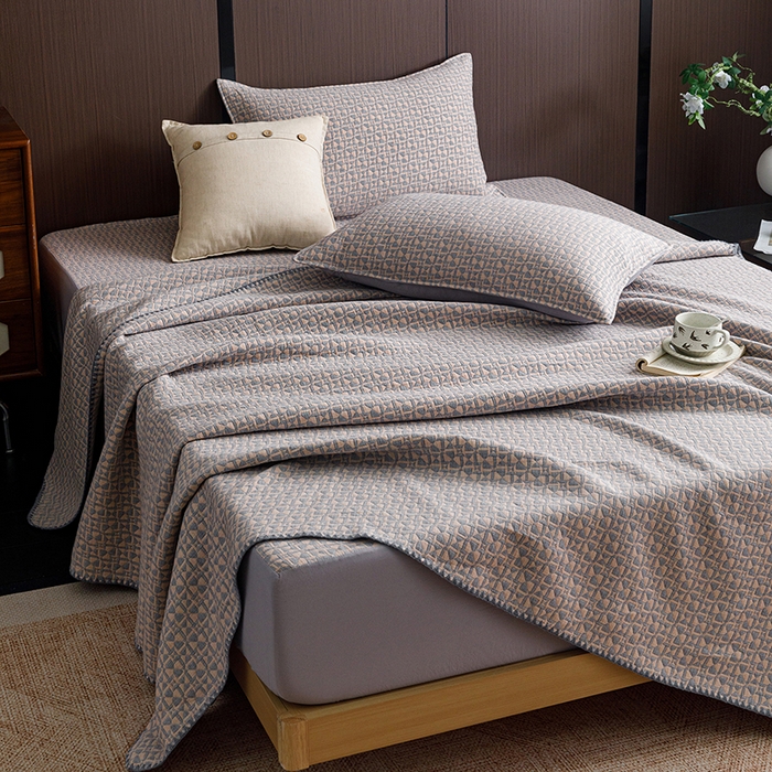 91家纺网 家纺一手货源 找家纺 悦然毛巾被 2026新款全棉三层纱A类多功能毛巾被休闲毯夏被床盖床单 星落棉柔