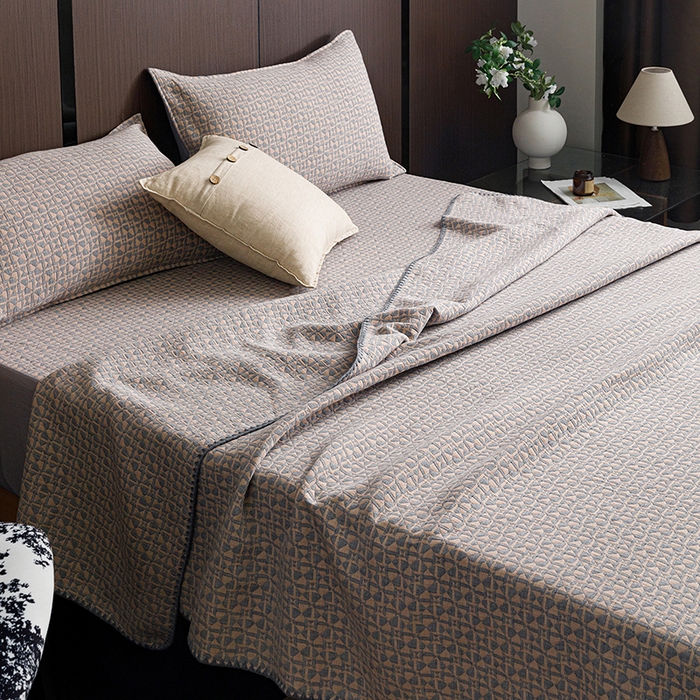 91家纺网 家纺一手货源 找家纺 悦然毛巾被 2026新款全棉三层纱A类多功能毛巾被休闲毯夏被床盖床单 星落棉柔