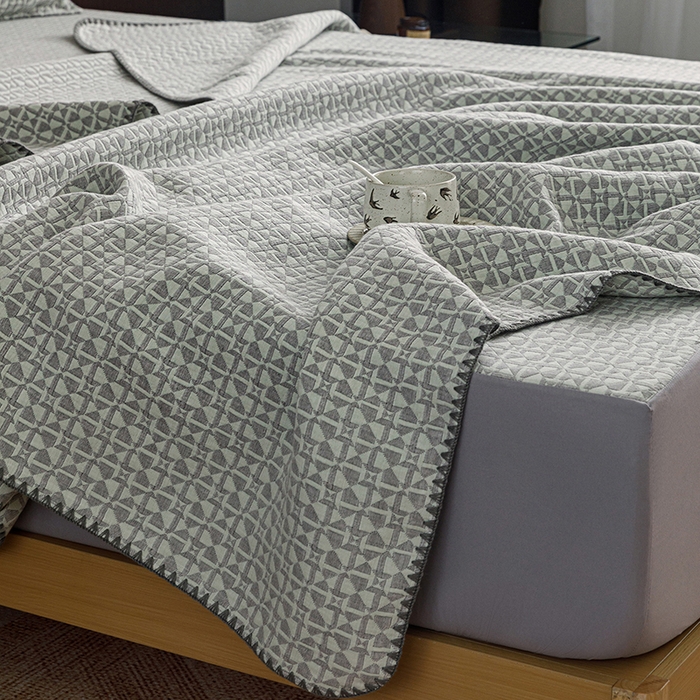 91家纺网 家纺一手货源 找家纺 悦然毛巾被 2026新款全棉三层纱A类多功能毛巾被休闲毯夏被床盖床单 云絮柔织