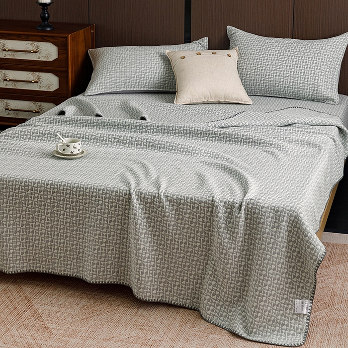 91家纺网 家纺一手货源 找家纺 悦然毛巾被 2026新款全棉三层纱A类多功能毛巾被休闲毯夏被床盖床单 云絮柔织