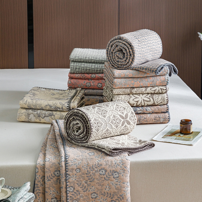 91家纺网 家纺一手货源 找家纺 悦然毛巾被 2026新款全棉三层纱A类多功能毛巾被休闲毯夏被床盖床单 组合