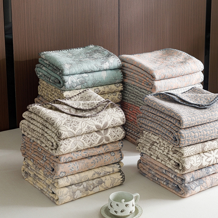 91家纺网 家纺一手货源 找家纺 悦然毛巾被 2026新款全棉三层纱A类多功能毛巾被休闲毯夏被床盖床单 组合