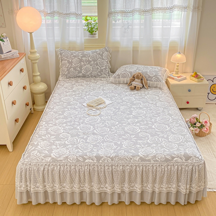 91家纺网 家纺一手货源 找家纺 伊人坊 2026新款A类550克凉感提花值过0.21冰豆豆家用凉席子三件套夏季-床裙款 玫瑰－灰