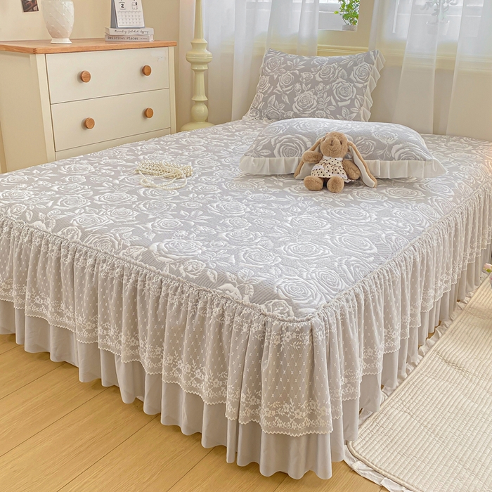 91家纺网 家纺一手货源 找家纺 伊人坊 2026新款A类550克凉感提花值过0.21冰豆豆家用凉席子三件套夏季-床裙款 玫瑰－灰