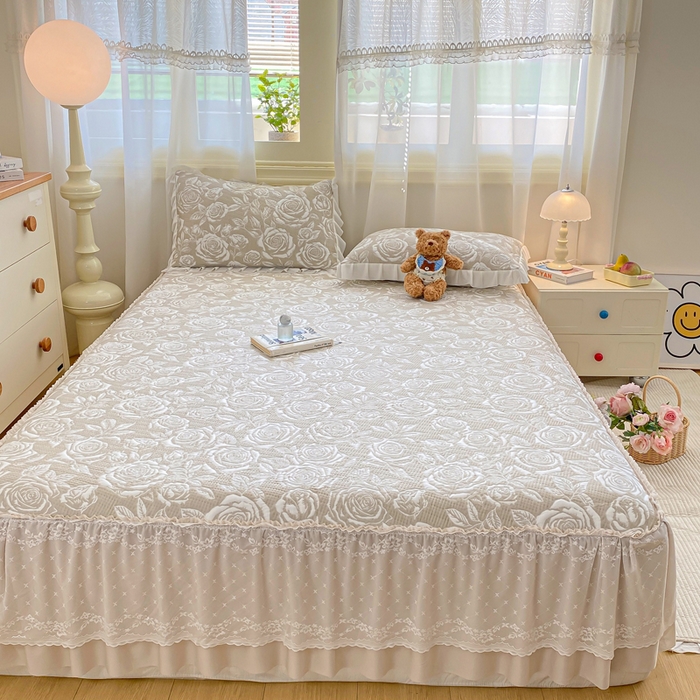 91家纺网 家纺一手货源 找家纺 伊人坊 2026新款A类550克凉感提花值过0.21冰豆豆家用凉席子三件套夏季-床裙款 玫瑰－咖