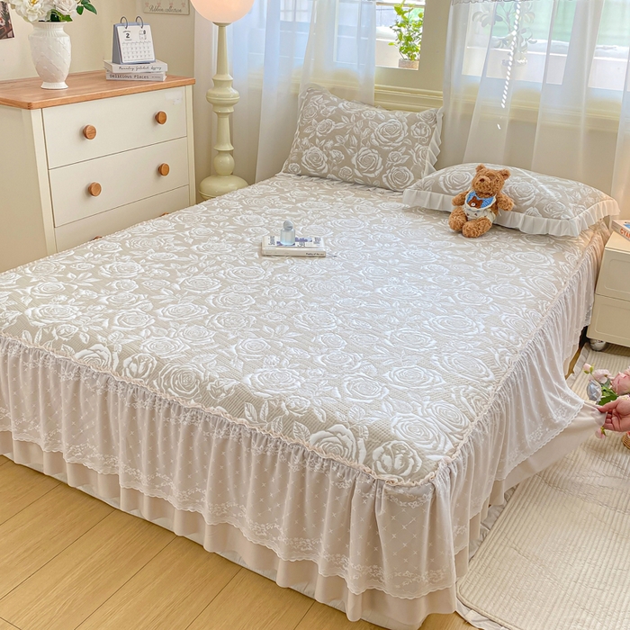 91家纺网 家纺一手货源 找家纺 伊人坊 2026新款A类550克凉感提花值过0.21冰豆豆家用凉席子三件套夏季-床裙款 玫瑰－咖