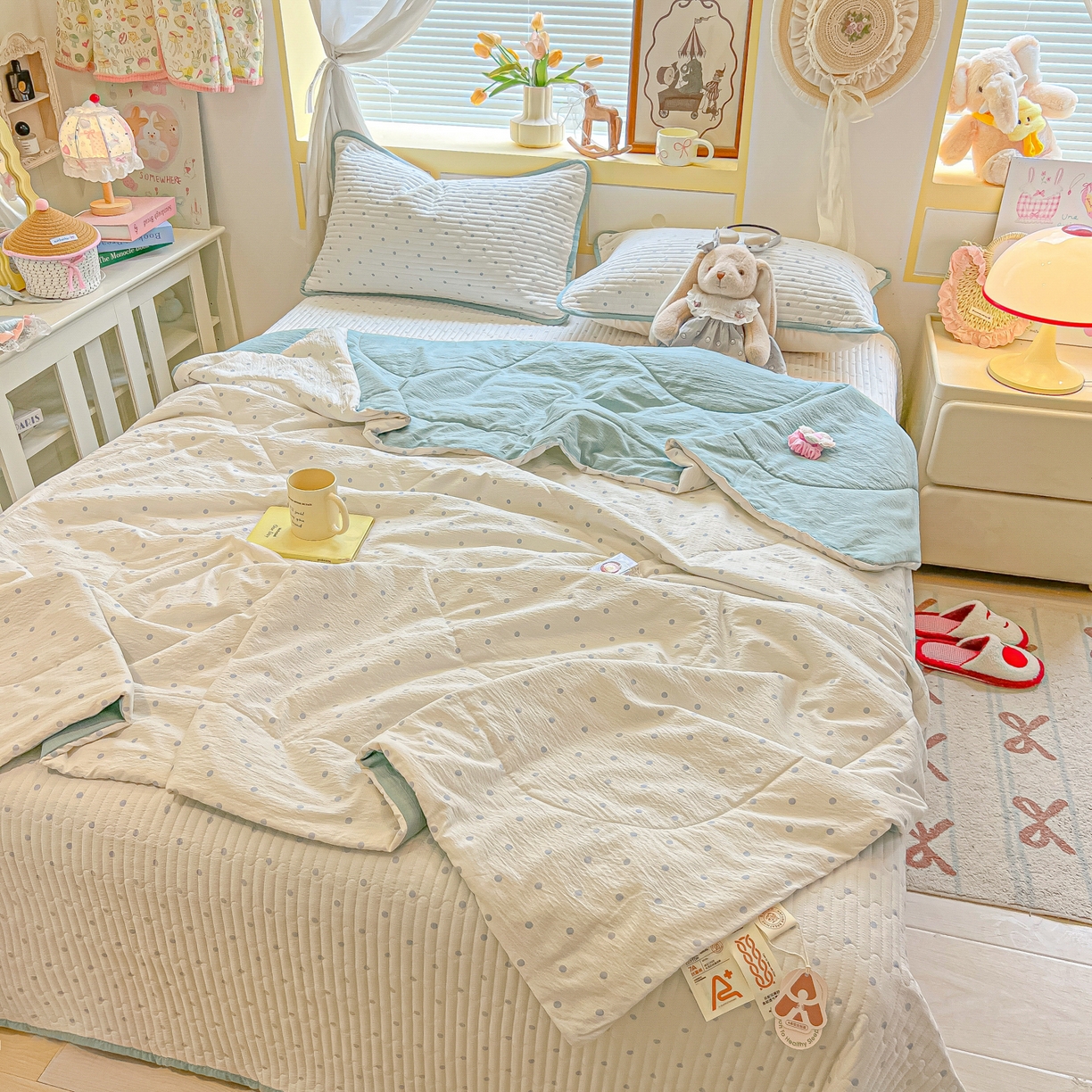 91家纺网 家纺一手货源 找家纺 乐逸家纺  2026新款A类云感双层纱夏被床盖四件套 波点-蓝