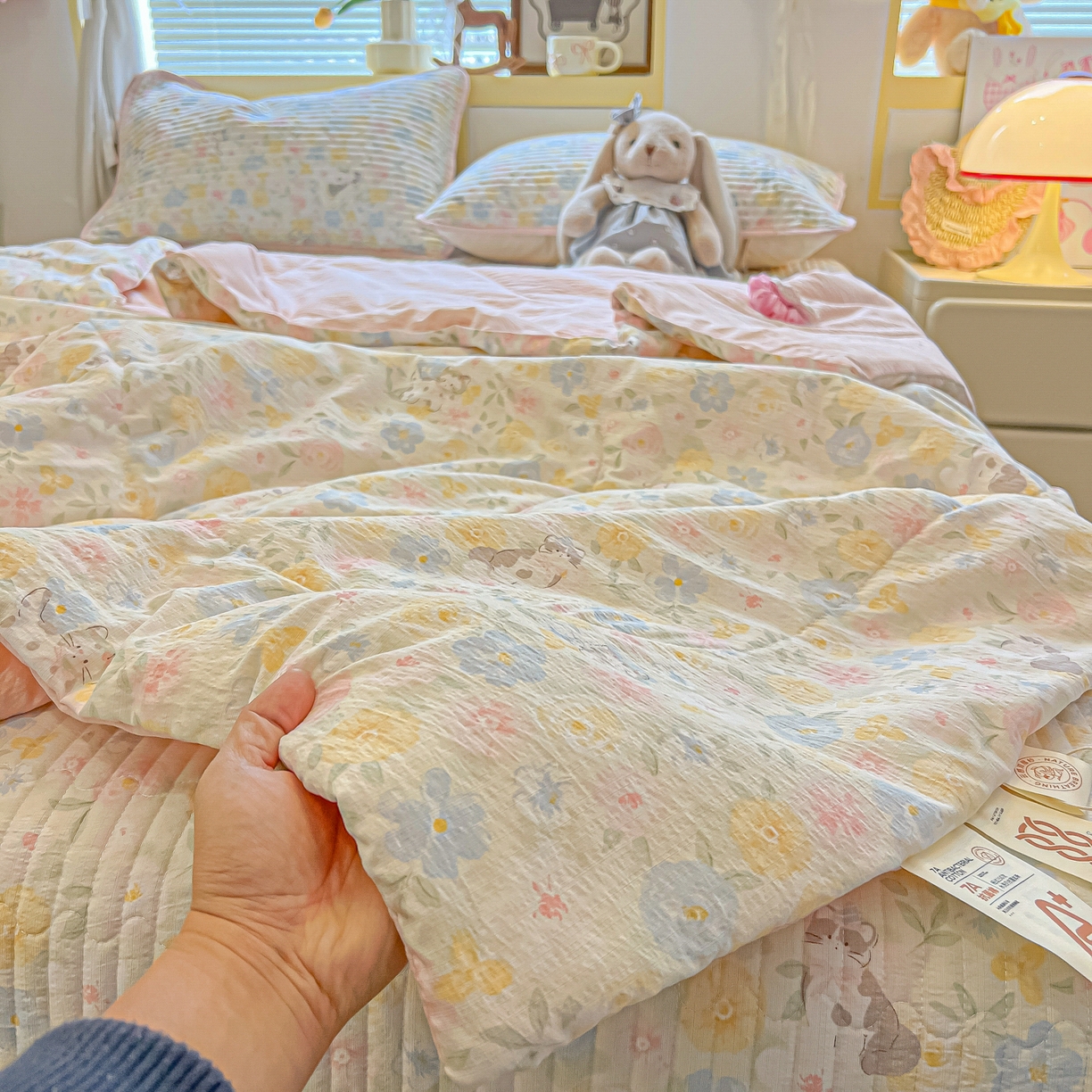 91家纺网 家纺一手货源 找家纺 乐逸家纺  2026新款A类云感双层纱夏被床盖四件套 粉调