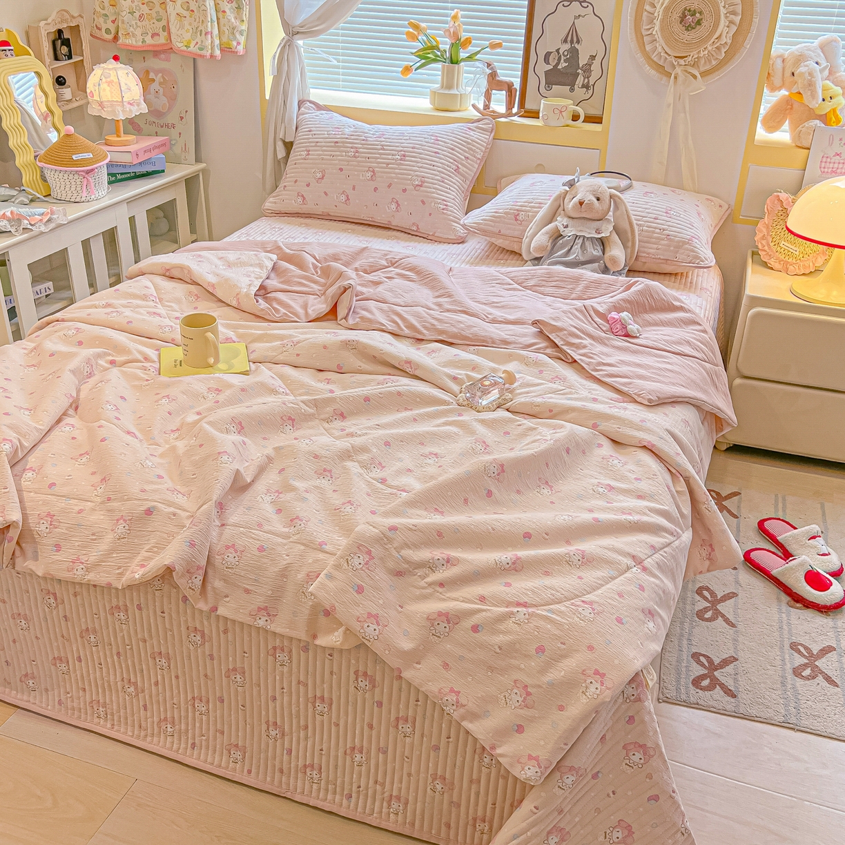 91家纺网 家纺一手货源 找家纺 乐逸家纺  2026新款A类云感双层纱夏被床盖四件套 粉粉兔