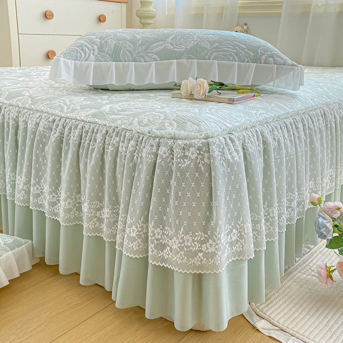 91家纺网 家纺一手货源 找家纺 伊人坊 2026新款A类550克凉感提花值过0.21冰豆豆家用凉席子三件套夏季-床裙款 玫瑰－绿