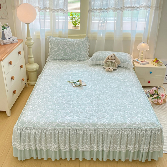 91家纺网 家纺一手货源 找家纺 伊人坊 2026新款A类550克凉感提花值过0.21冰豆豆家用凉席子三件套夏季-床裙款 玫瑰－绿