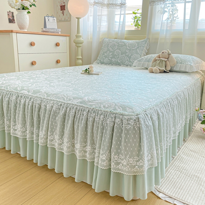 91家纺网 家纺一手货源 找家纺 伊人坊 2026新款A类550克凉感提花值过0.21冰豆豆家用凉席子三件套夏季-床裙款 玫瑰－绿