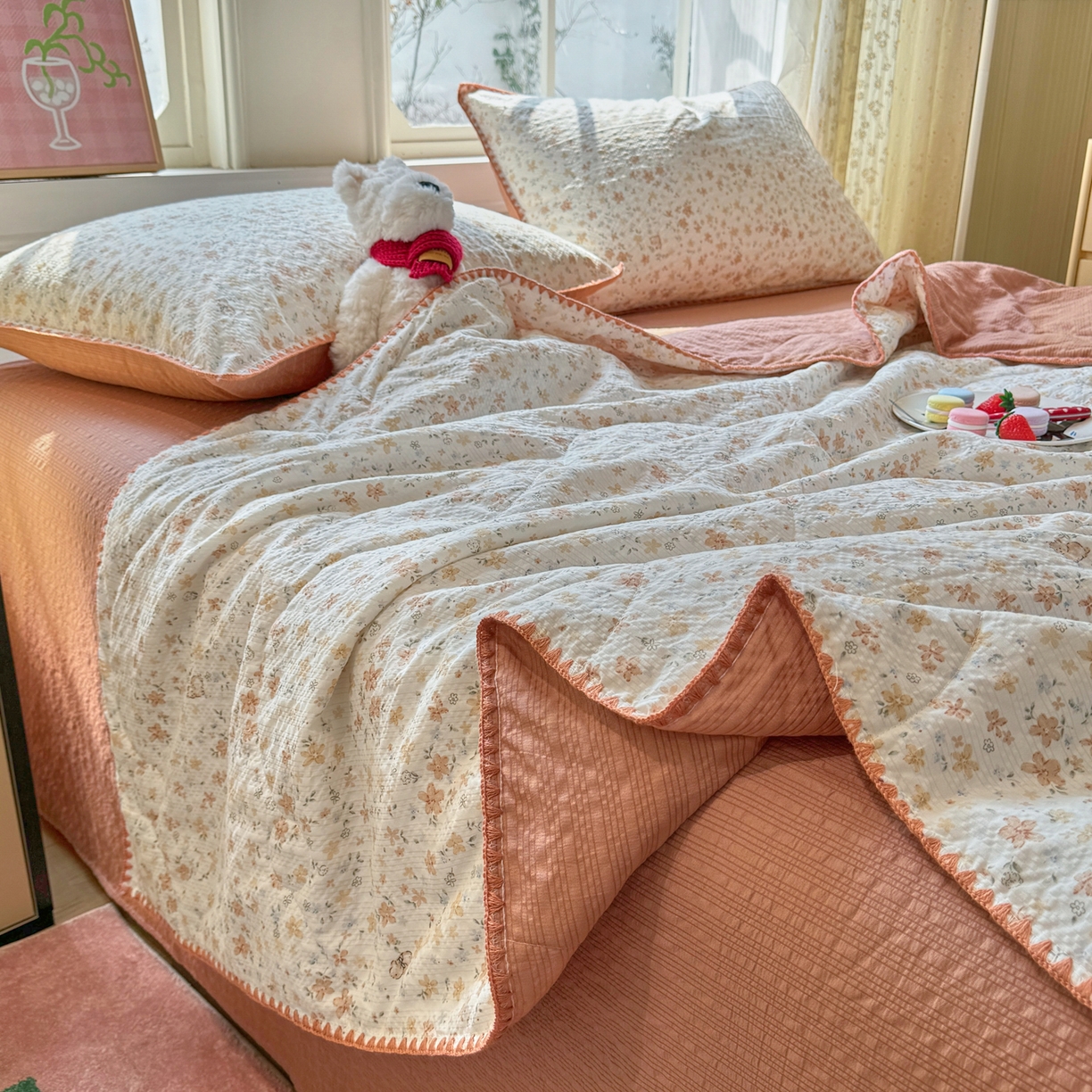 91家纺网 家纺一手货源 找家纺 慕澄家纺 2026新款泡芙棉贝壳边印花夏被四件套 夏被-奶橘小甜梦