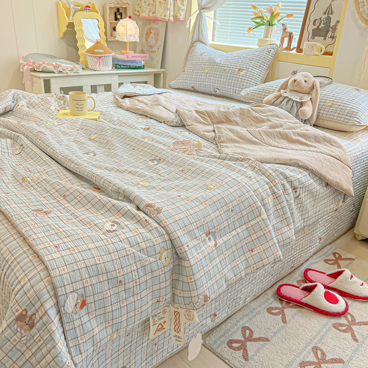 91家纺网 家纺一手货源 找家纺 乐逸家纺  2026新款A类云感双层纱夏被床盖四件套 格子萌狗