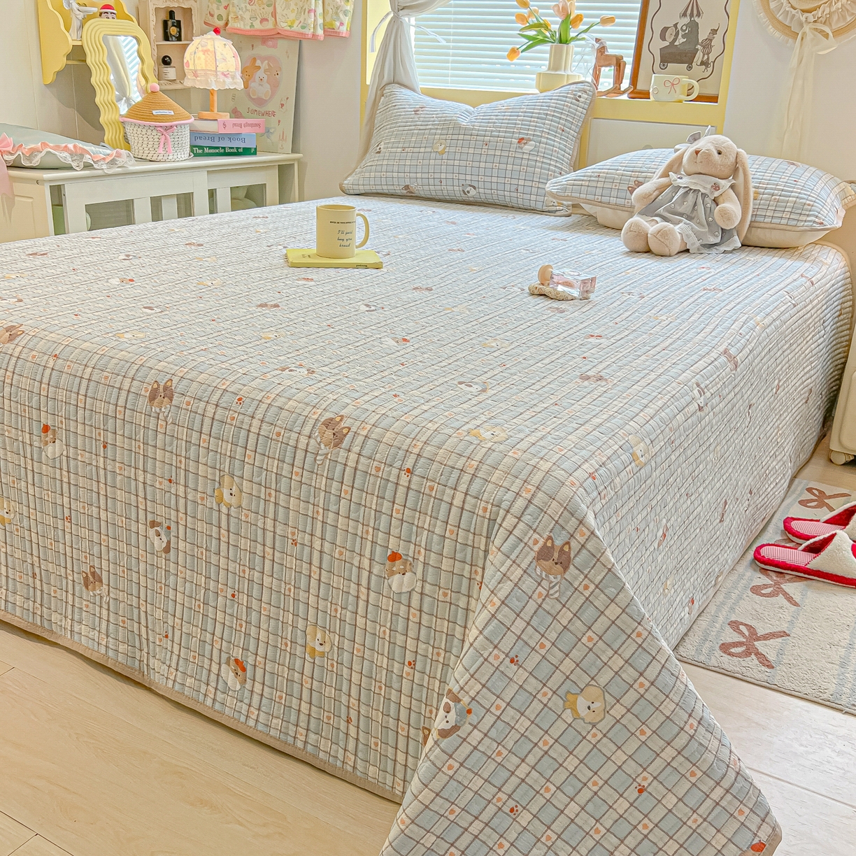 91家纺网 家纺一手货源 找家纺 乐逸家纺  2026新款A类云感双层纱夏被床盖四件套 格子萌狗