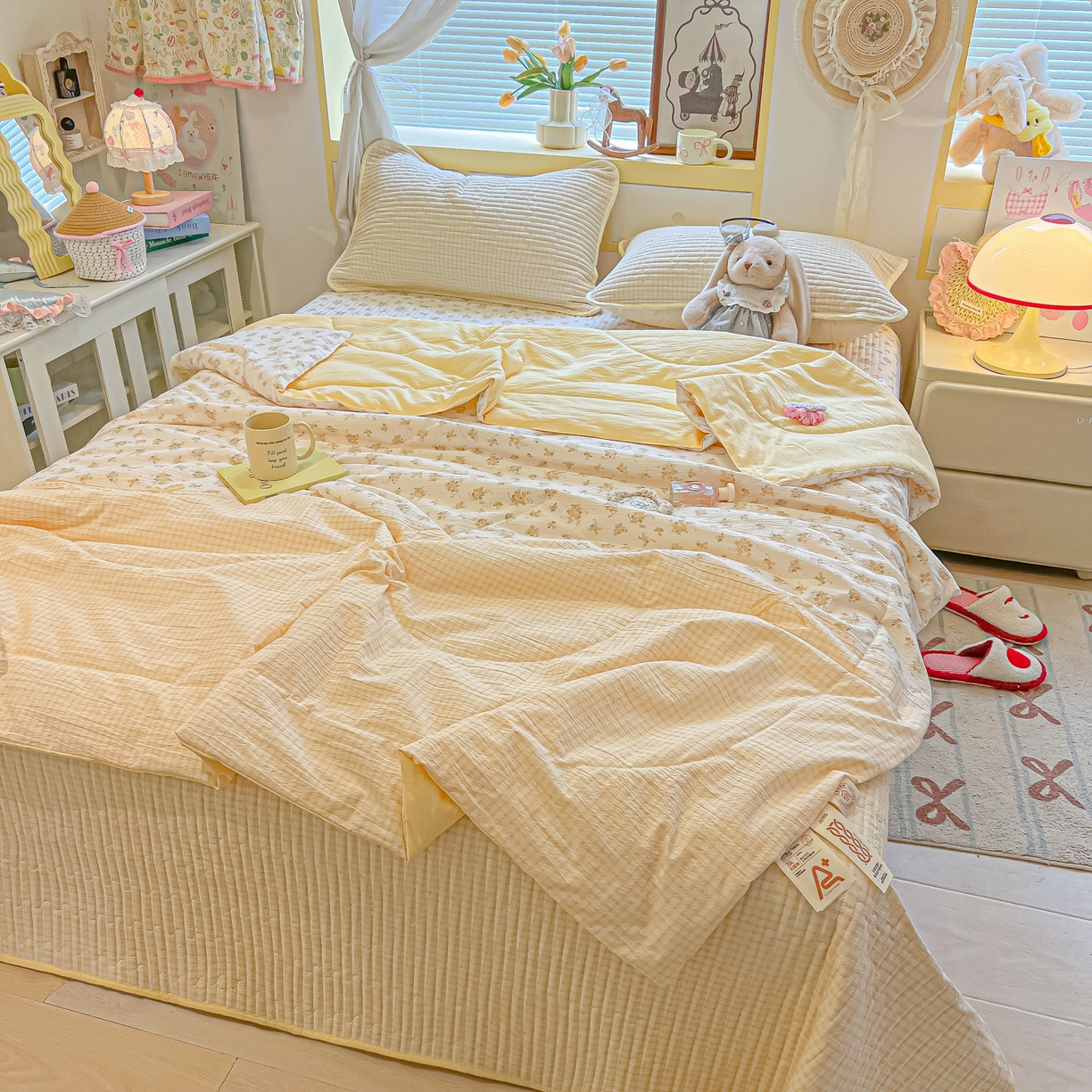 91家纺网 家纺一手货源 找家纺 乐逸家纺  2026新款A类云感双层纱夏被床盖四件套 暖花