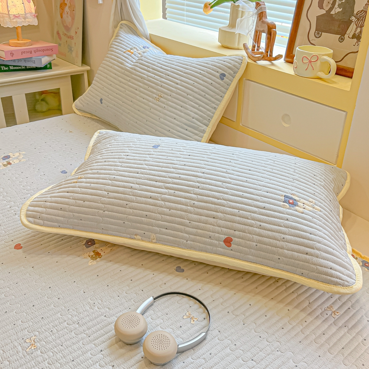 91家纺网 家纺一手货源 找家纺 乐逸家纺  2026新款A类云感双层纱夏被床盖四件套 兔眠