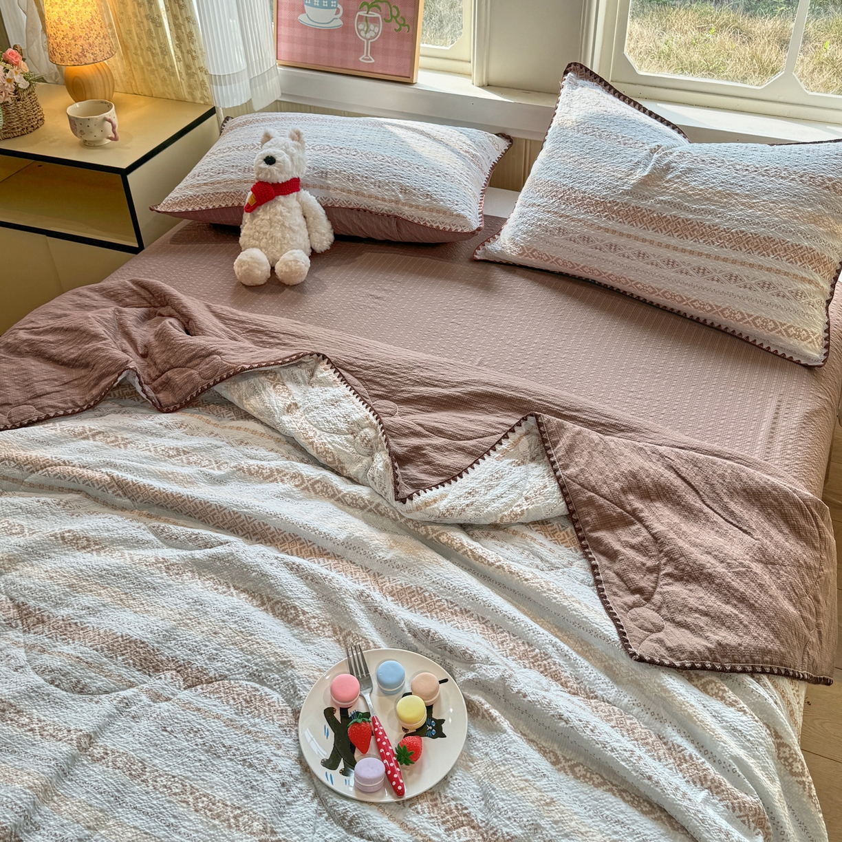 91家纺网 家纺一手货源 找家纺 慕澄家纺 2026新款泡芙棉贝壳边印花夏被四件套 夏被-焦糖海盐