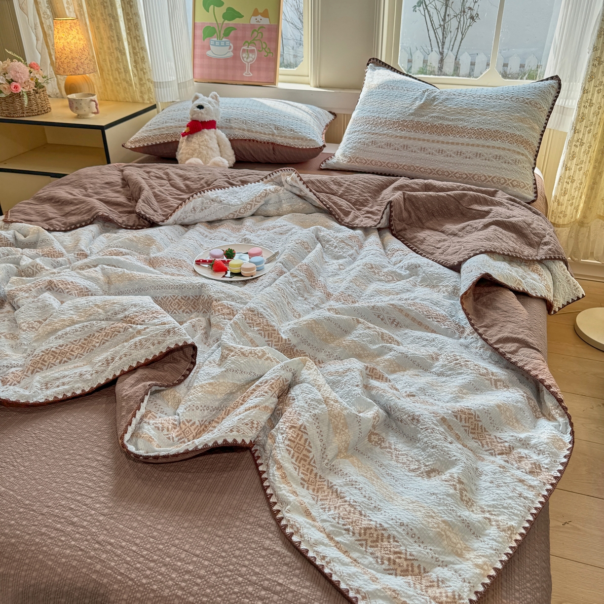 91家纺网 家纺一手货源 找家纺 慕澄家纺 2026新款泡芙棉贝壳边印花夏被四件套 夏被-焦糖海盐