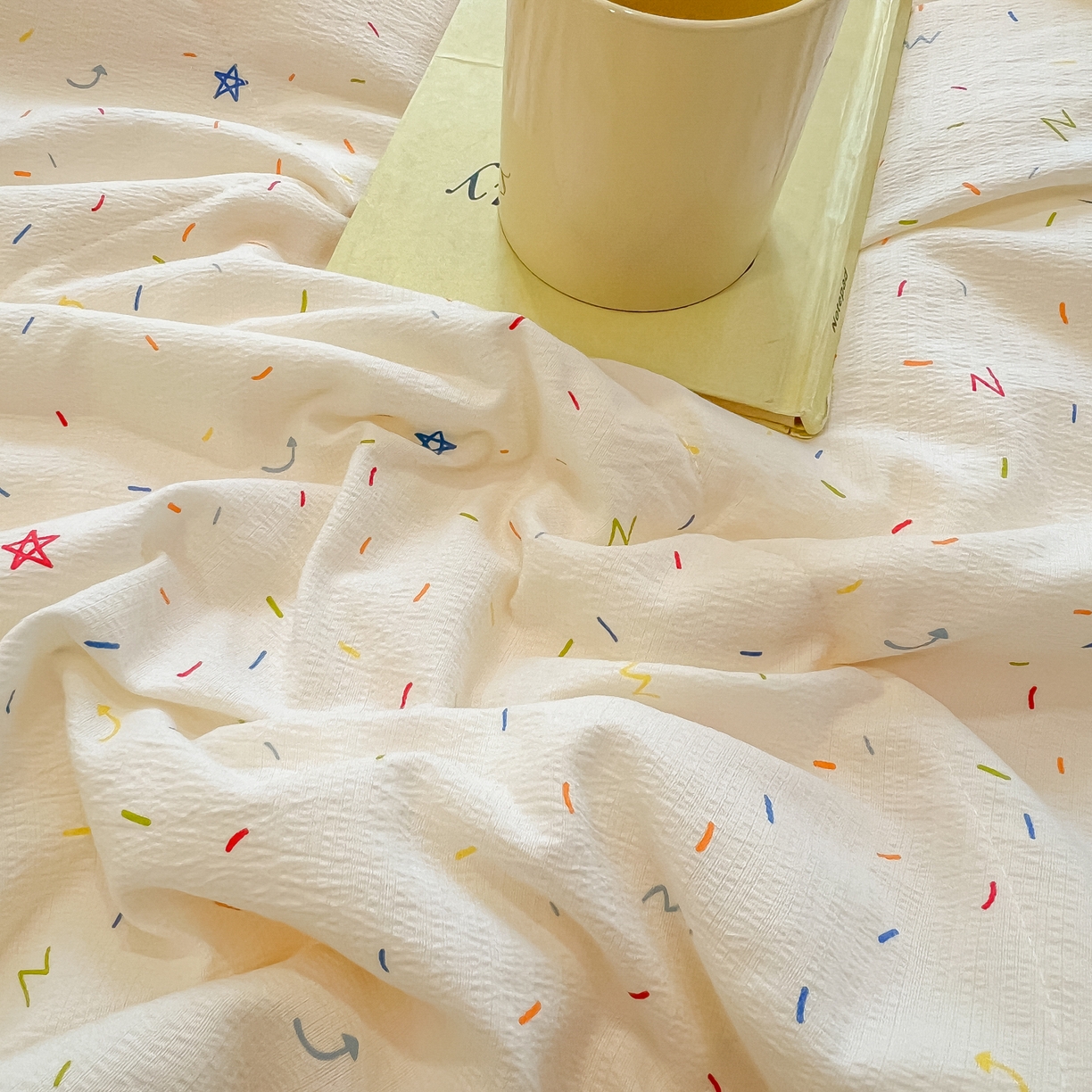 91家纺网 家纺一手货源 找家纺 乐逸家纺  2026新款A类云感双层纱夏被床盖四件套 织梦