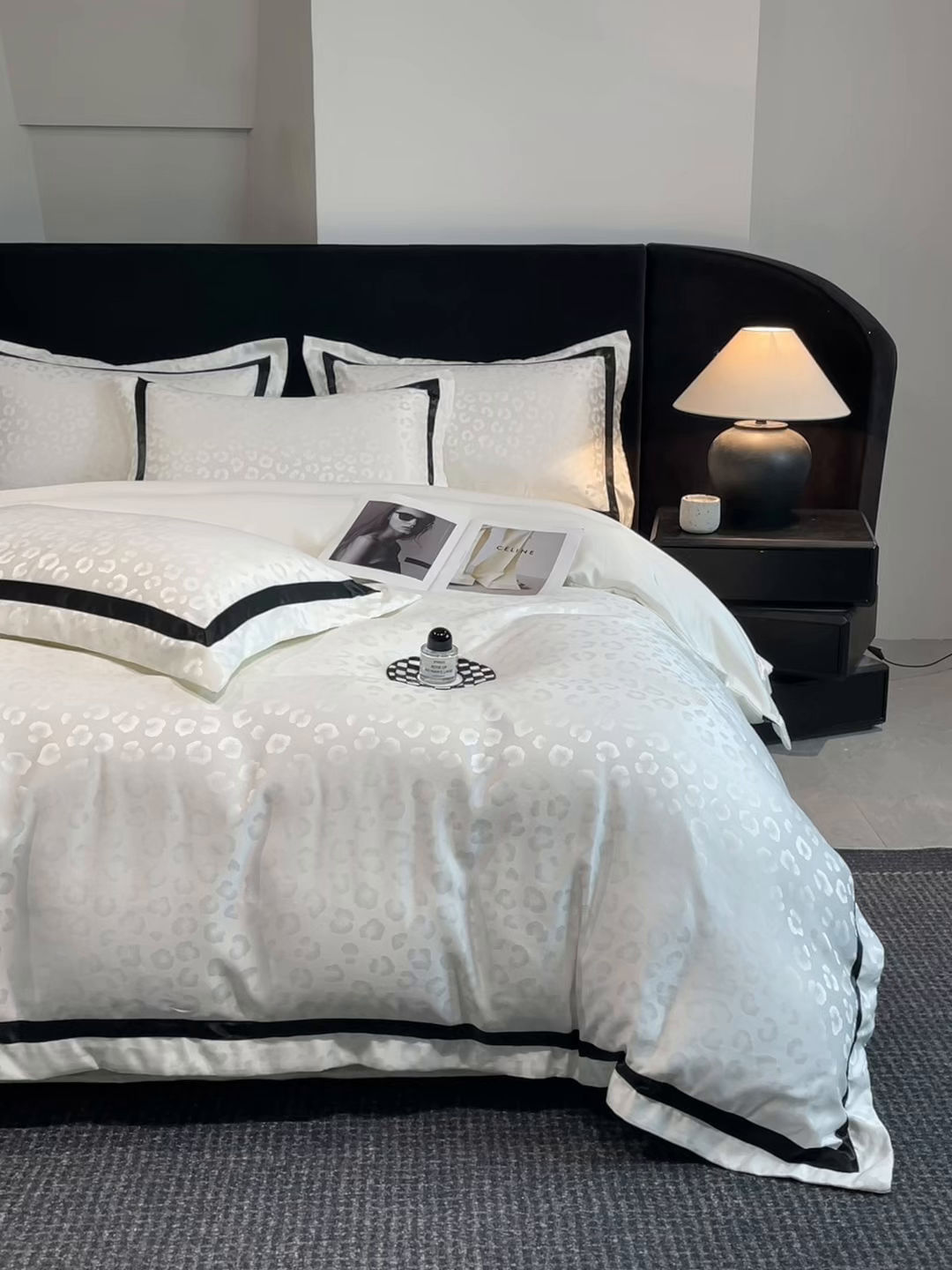 91家纺网 家纺一手货源 找家纺 （总）宇航家纺 2026春夏新款轻奢天丝提花宽边水洗真丝四件套—禧豹系列