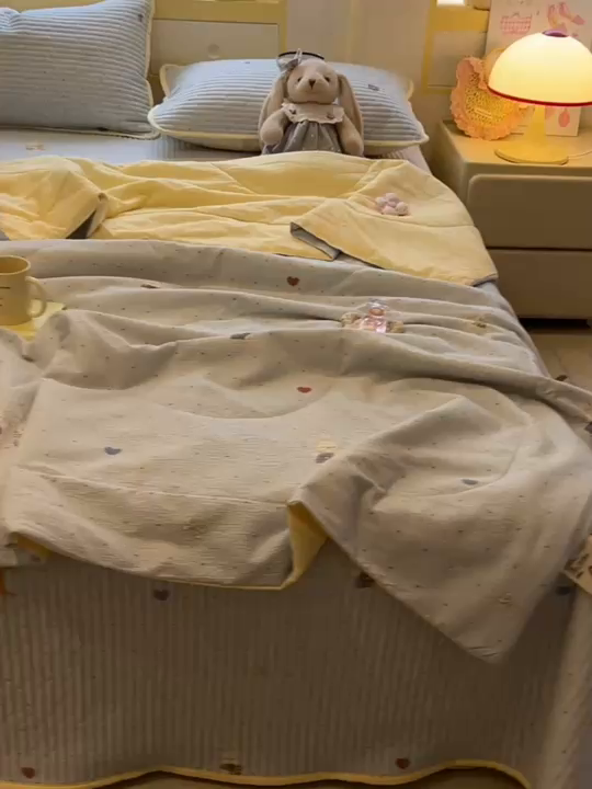 91家纺网 家纺一手货源 找家纺 乐逸家纺  2026新款A类云感双层纱夏被床盖四件套 兔眠