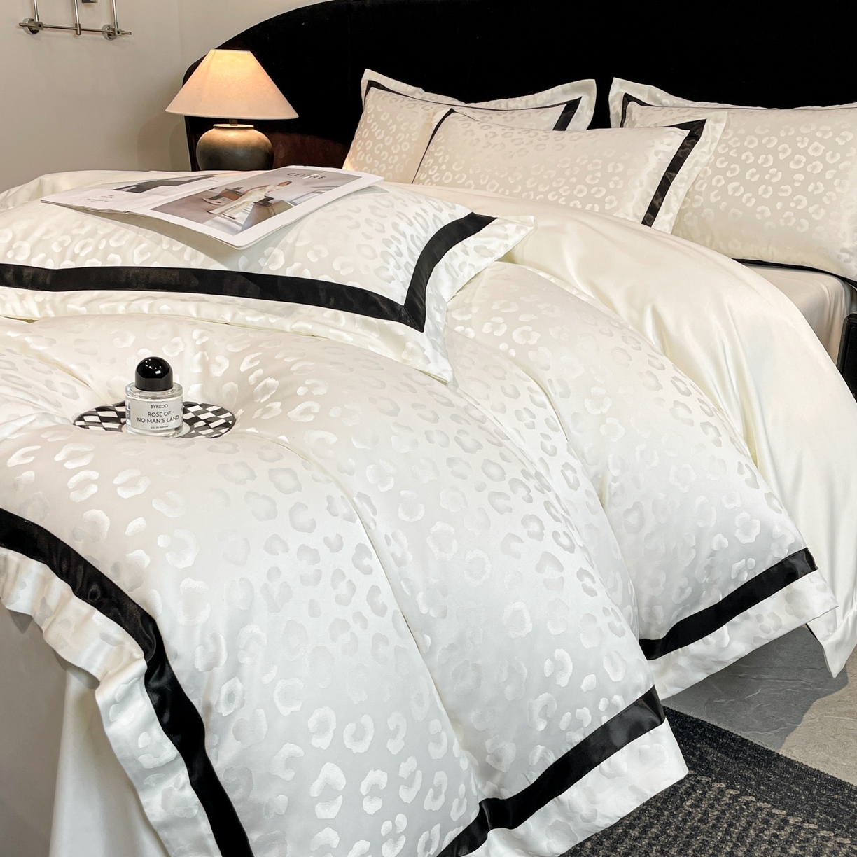 91家纺网 家纺一手货源 找家纺 （总）宇航家纺 2026春夏新款轻奢天丝提花宽边水洗真丝四件套—禧豹系列