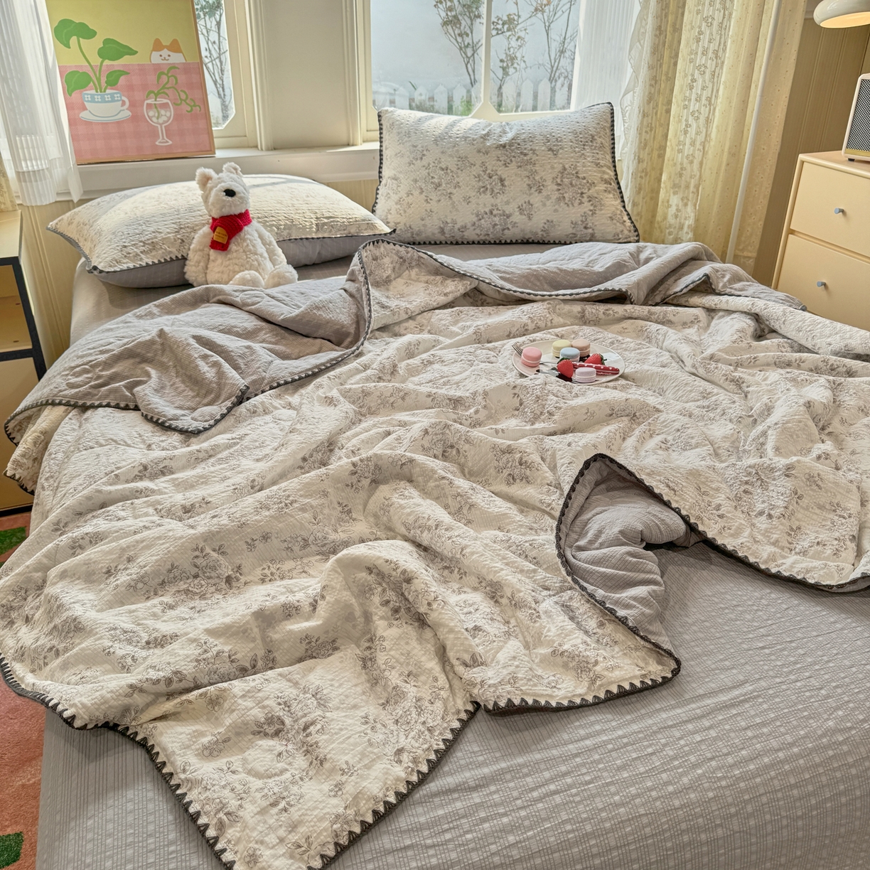 91家纺网 家纺一手货源 找家纺 慕澄家纺 2026新款泡芙棉贝壳边印花夏被四件套 夏被-奶雾玫瑰