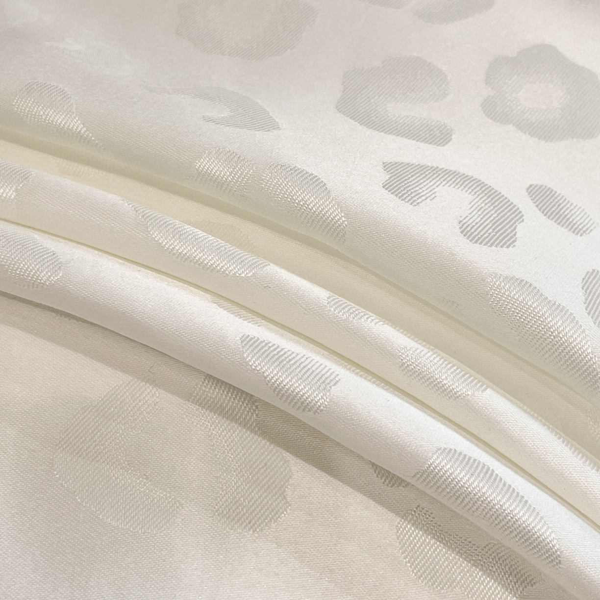 91家纺网 家纺一手货源 找家纺 （总）宇航家纺 2026春夏新款轻奢天丝提花宽边水洗真丝四件套—禧豹系列