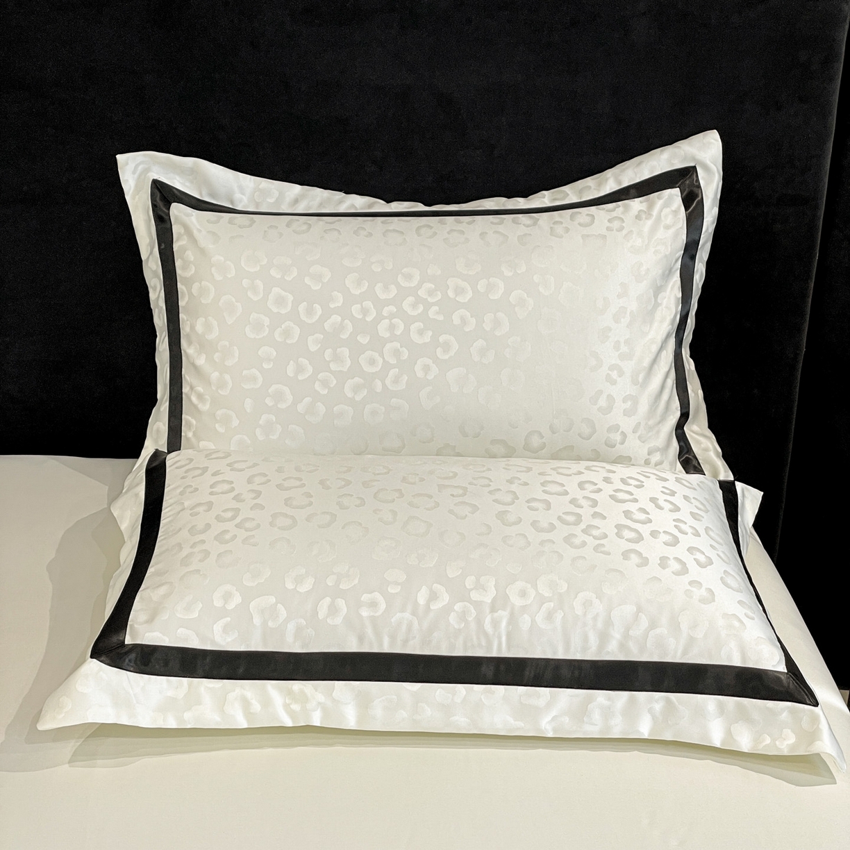 91家纺网 家纺一手货源 找家纺 （总）宇航家纺 2026春夏新款轻奢天丝提花宽边水洗真丝四件套—禧豹系列