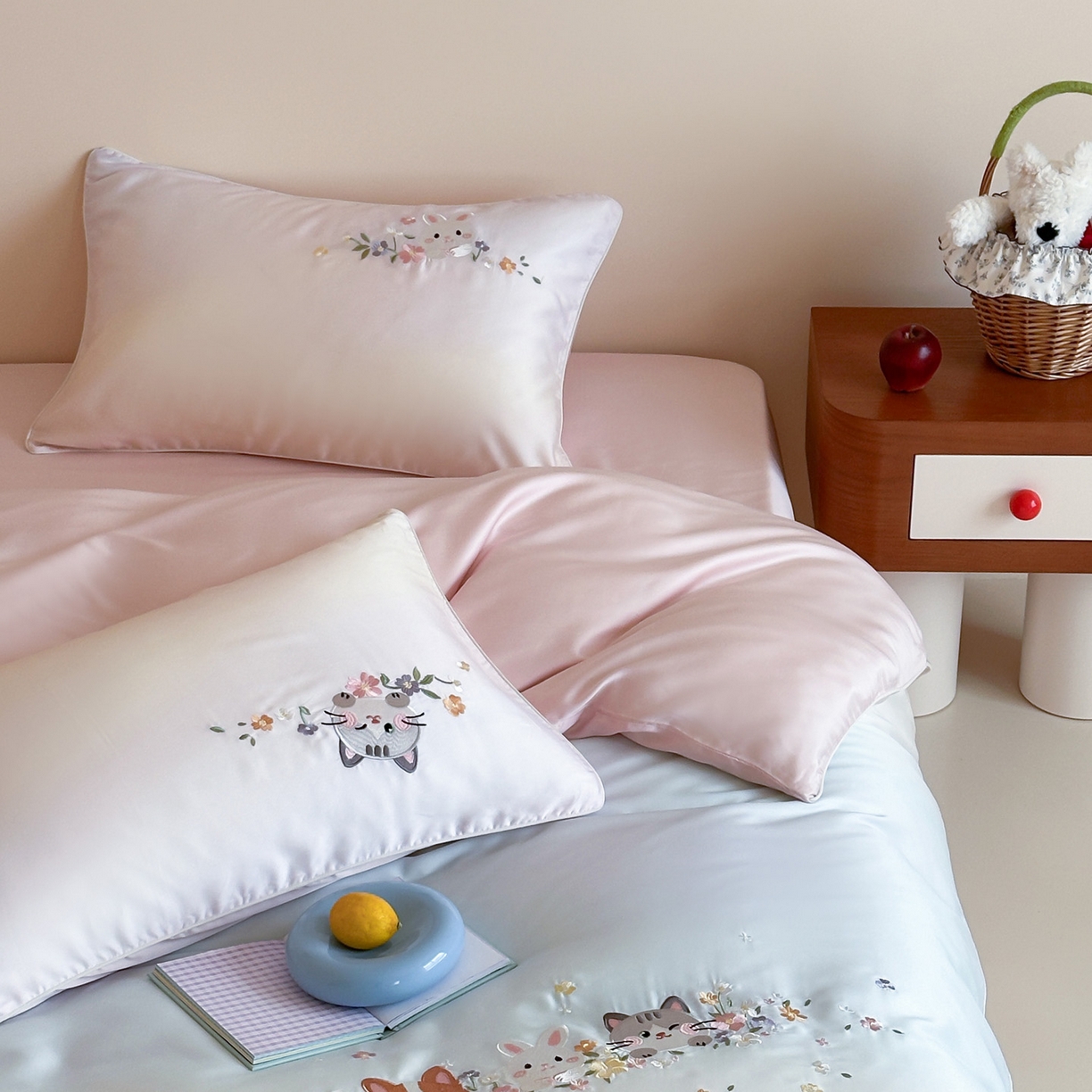 91家纺网 家纺一手货源 找家纺 （总）爱缦 2026新款60s兰精天丝数码印花绣花四件套