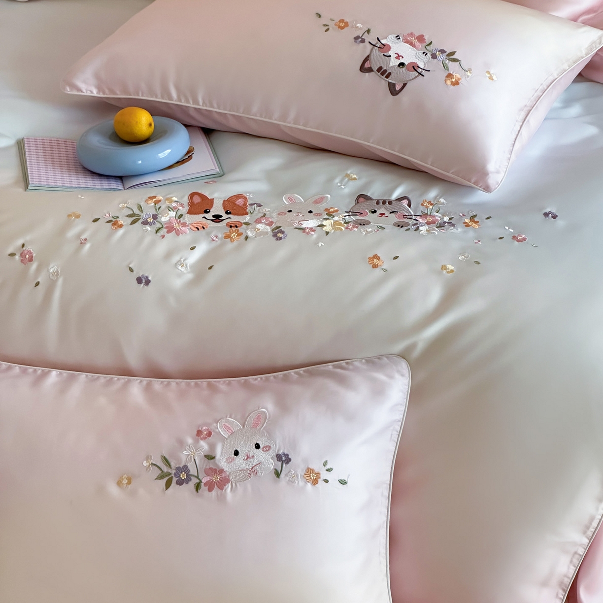 91家纺网 家纺一手货源 找家纺 （总）爱缦 2026新款60s兰精天丝数码印花绣花四件套