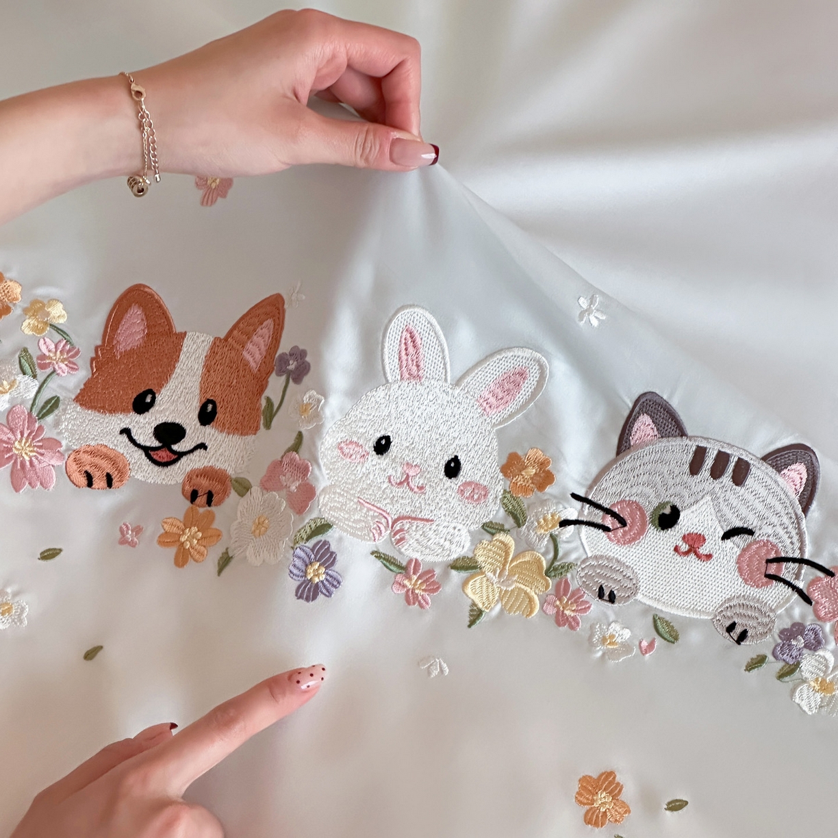 91家纺网 家纺一手货源 找家纺 （总）爱缦 2026新款60s兰精天丝数码印花绣花四件套