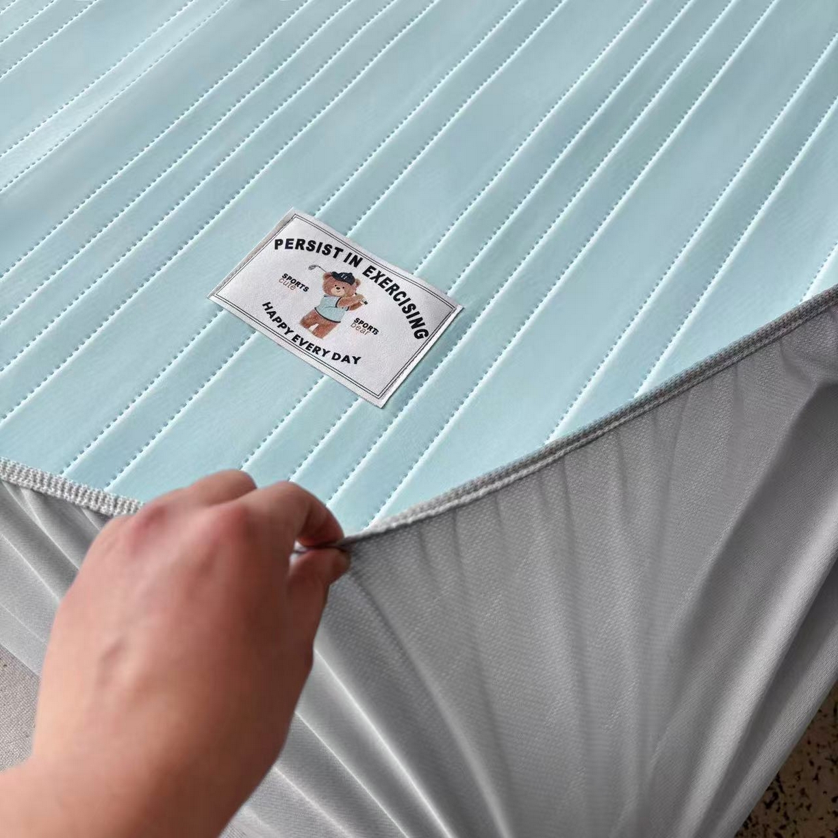 91家纺网 家纺一手货源 找家纺 麋兔 2026新款纯色朵朵小熊冰蚕丝软席 浅兰