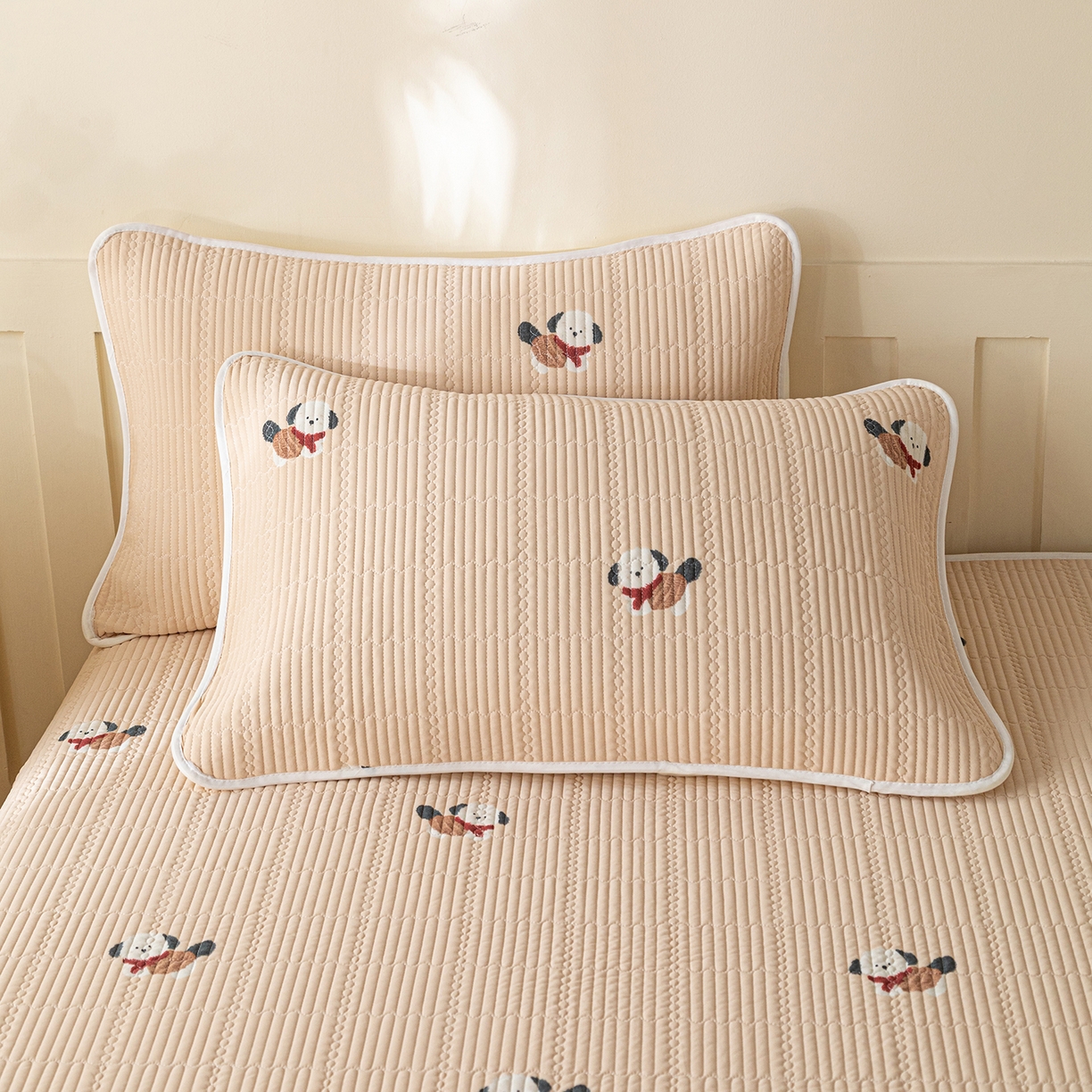 91家纺网 家纺一手货源 找家纺 源舜家纺 2026新款锦氨印花凉感床盖三件套 欢乐狗狗